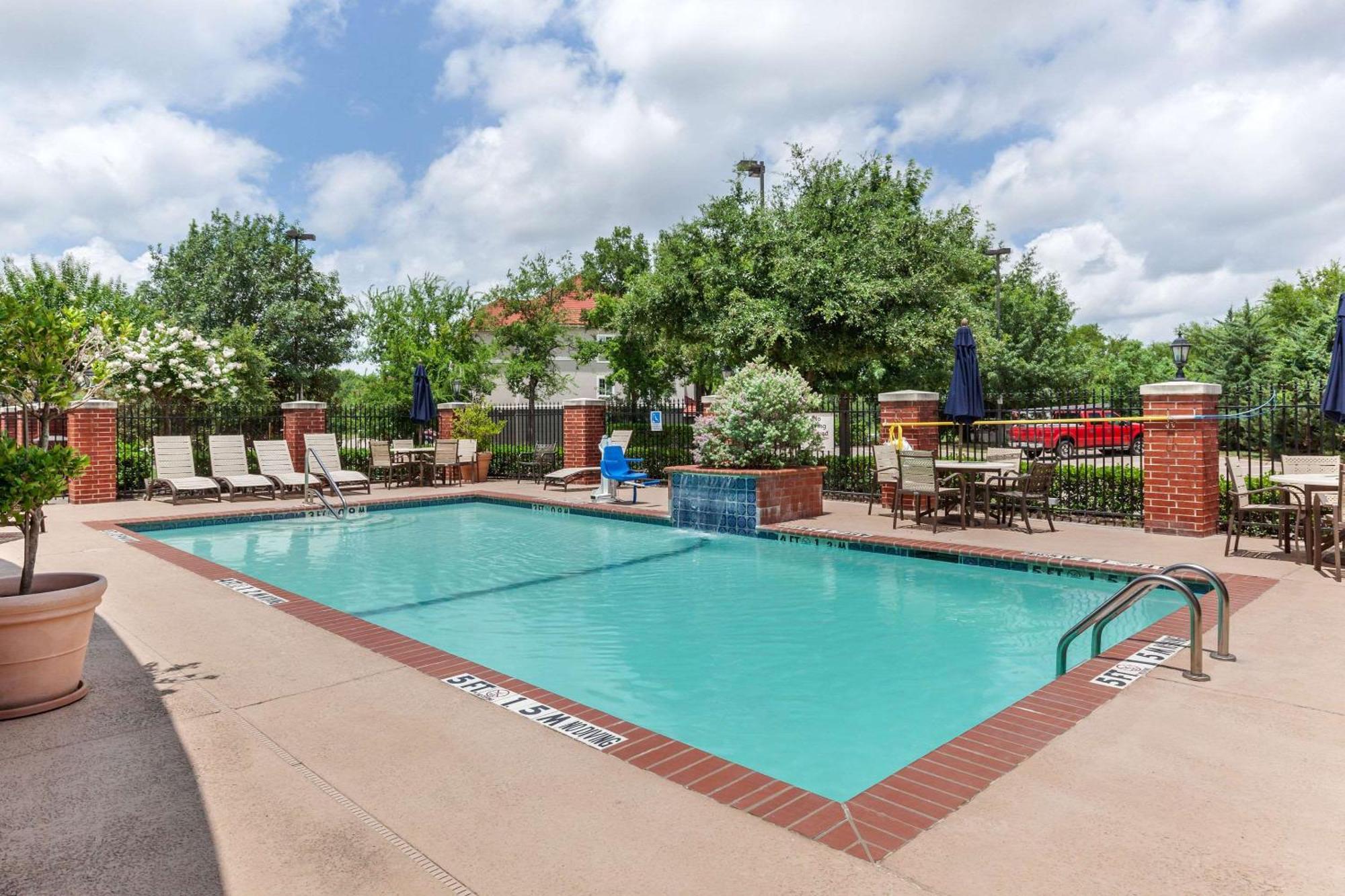 Clarion Pointe Sulphur Springs Exterior foto